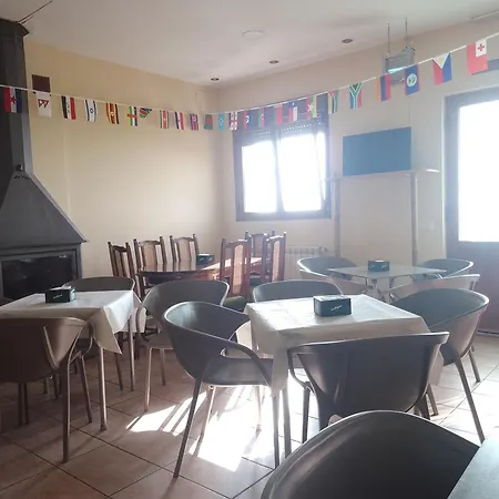 Hostal De Peregrino Cruz De Fierro *