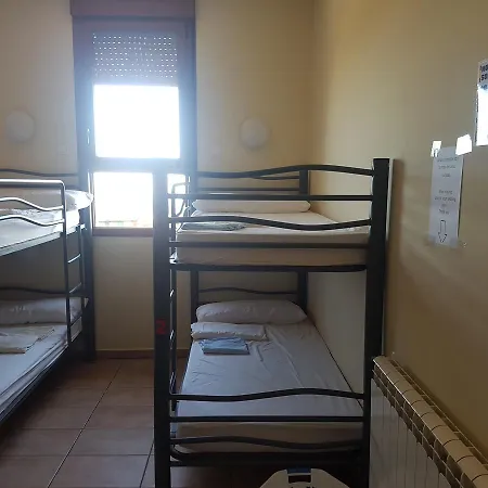 Hostal De Peregrino Cruz De Fierro *