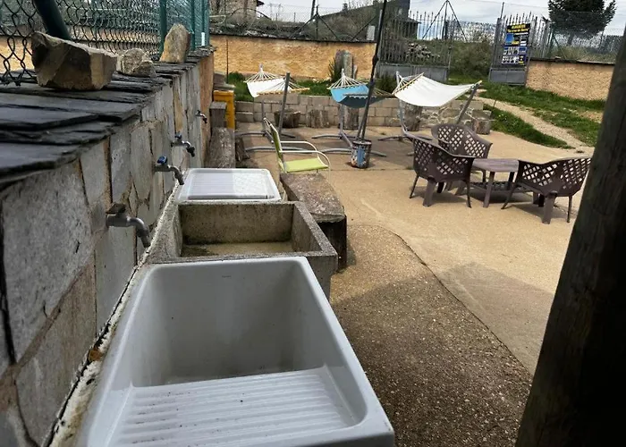 De Peregrino Cruz De Fierro Hostel *