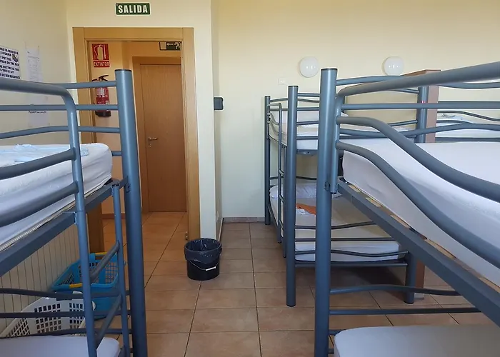 Hostel De Peregrino Cruz De Fierro *