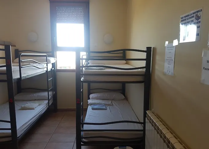 Hostel De Peregrino Cruz De Fierro *